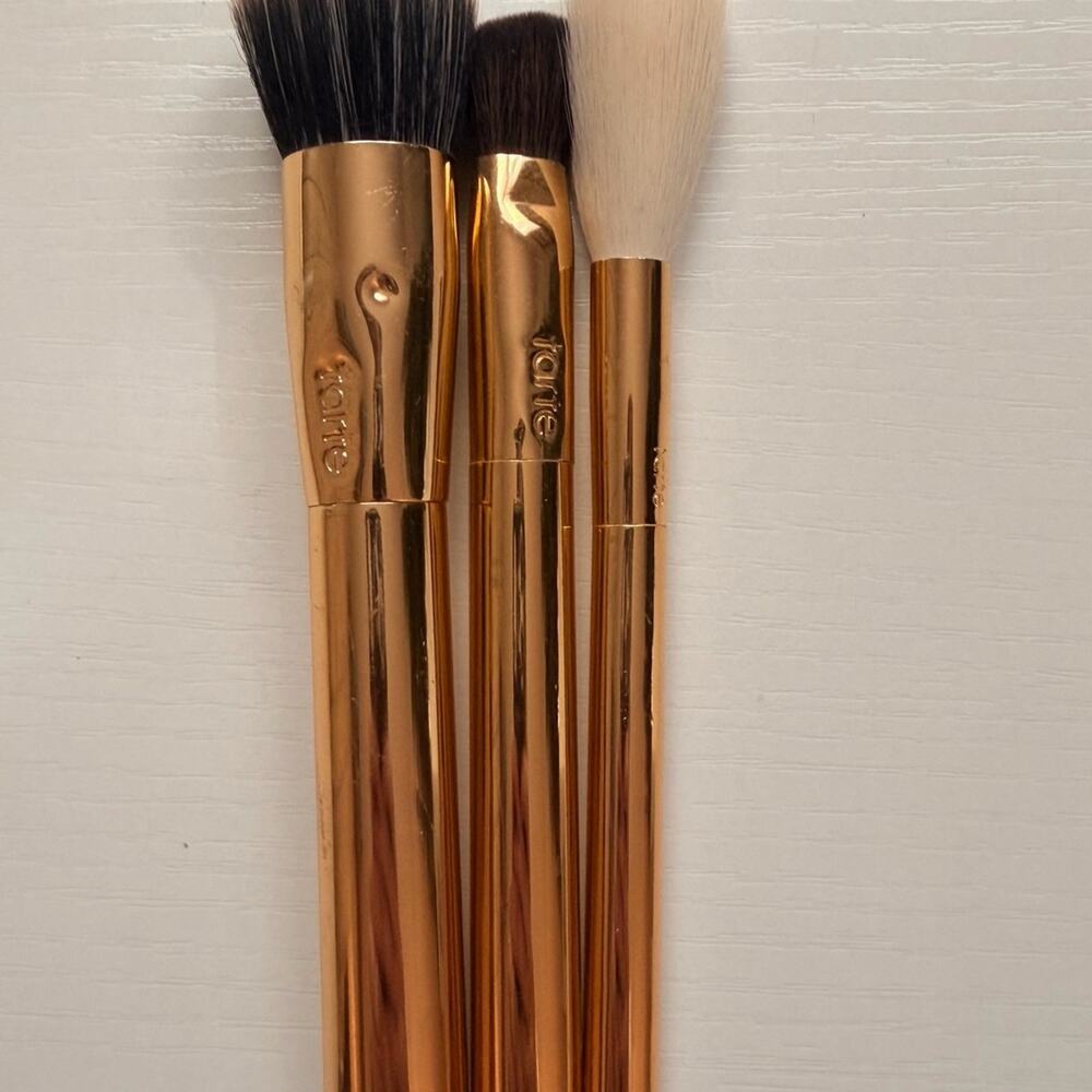 Tarte Gold Makeup Brush Bundle – 3 Pieces – Face & Eye Brushes
